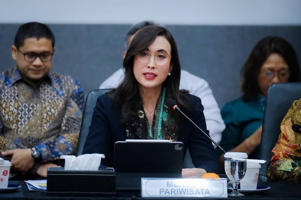 Analisis Mendalam: Bagaimana Geliat Pariwisata Lokal Mengubah Wajah Ekonomi Daerah di Indonesia