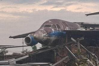 Analisis Mendalam: Bagaimana Awan Cumulonimbus di Bogor Menciptakan Angin Puting Beliung yang Mampu Mengangkat Puing Pesawat