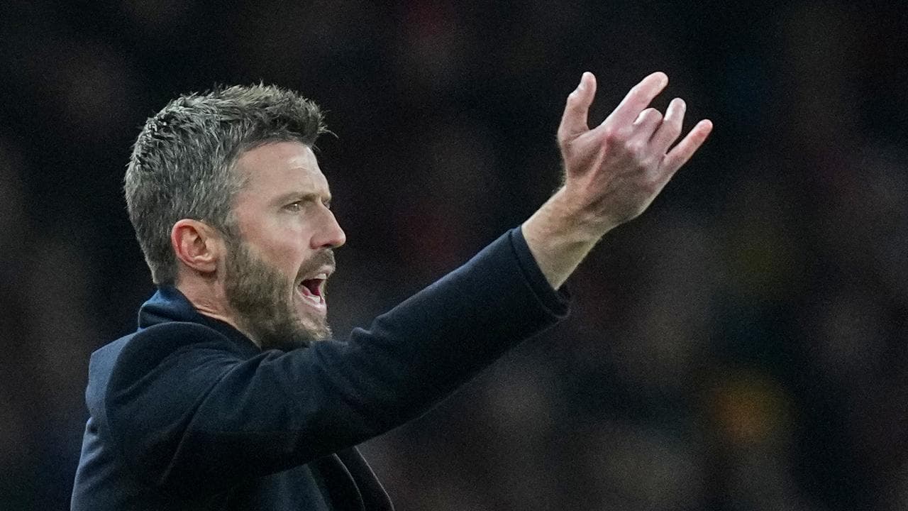 Analisis Mendalam: Euphoria Dua Kemenangan Carrick dan Peringatan Realistis Roy Keane untuk Masa Depan MU