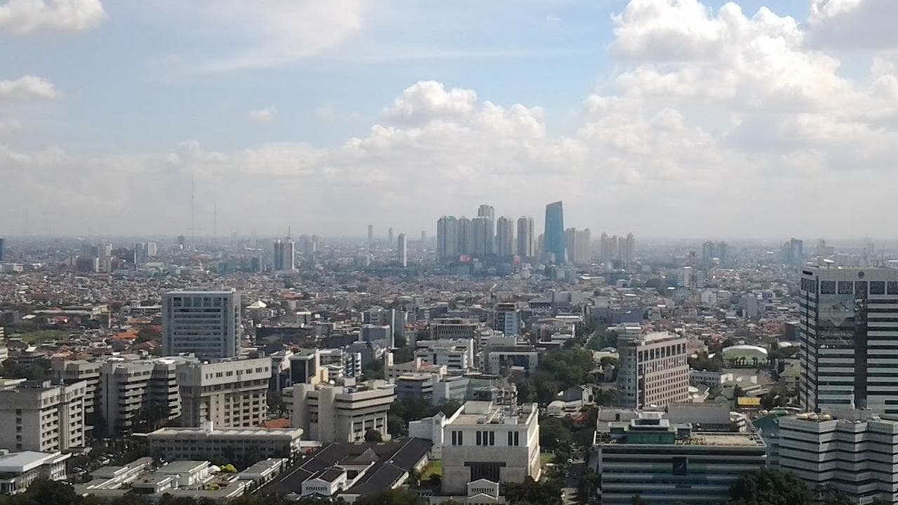 Analisis Pola Cuaca Jumat: Mengapa Awan Tebal Mendominasi Langit Jabodetabek?