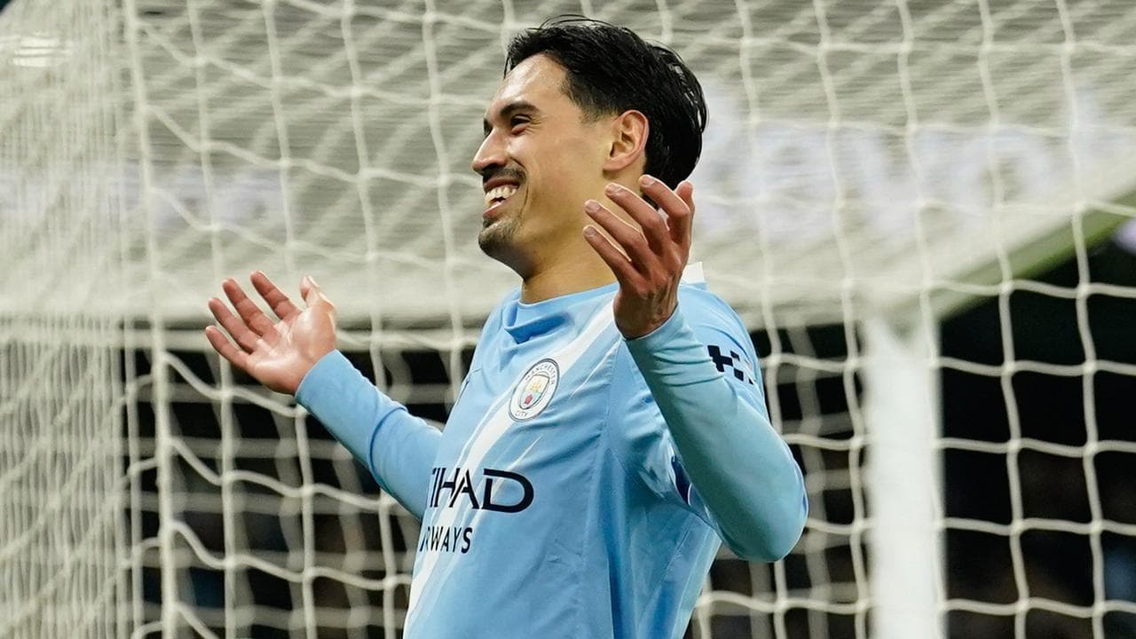 Etihad Stadium Bergemuruh: City Hancurkan Mimpi Newcastle, Final Carabao Cup Akan Jadi Perang London vs Manchester