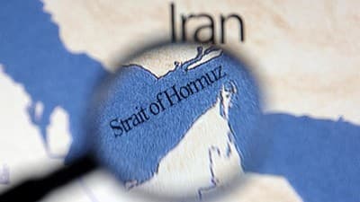 Analisis Dampak Konflik Selat Hormuz: Tiga WNI Hilang dan Tantangan Diplomasi Indonesia di Zona Perang