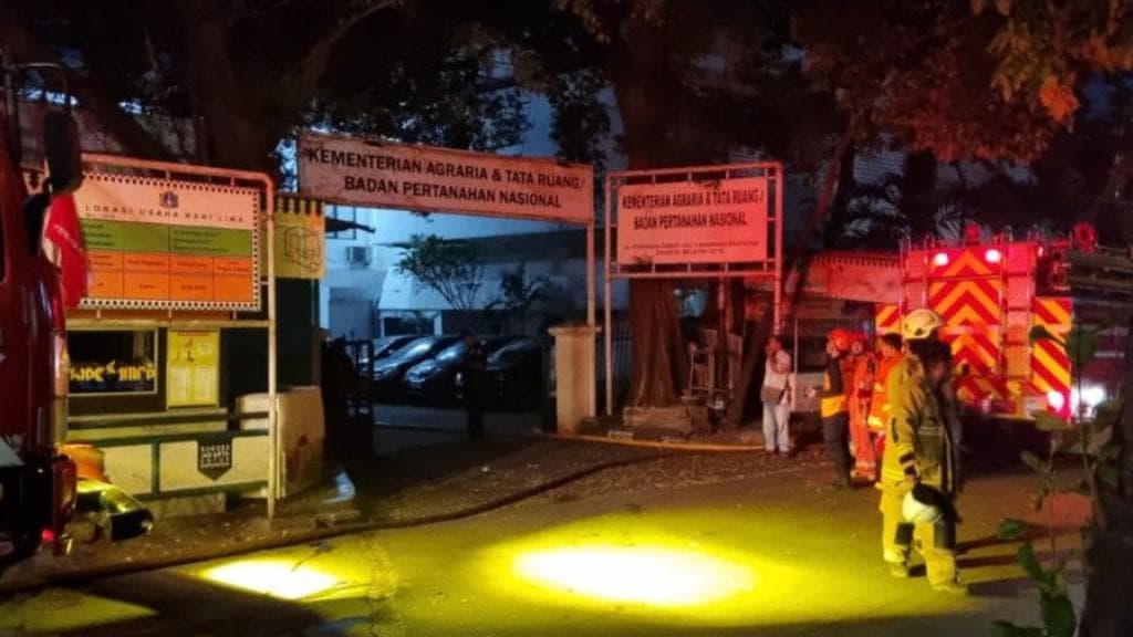 Analisis Respons Cepat Pemadam Kebakaran: Kisah Sukses di Tendean dan Pelajaran dari Palangka Raya