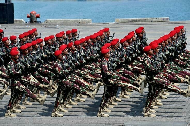 Transformasi Wajah Pertahanan: Bagaimana Globalisasi Memaksa Militer Berpikir Ulang?