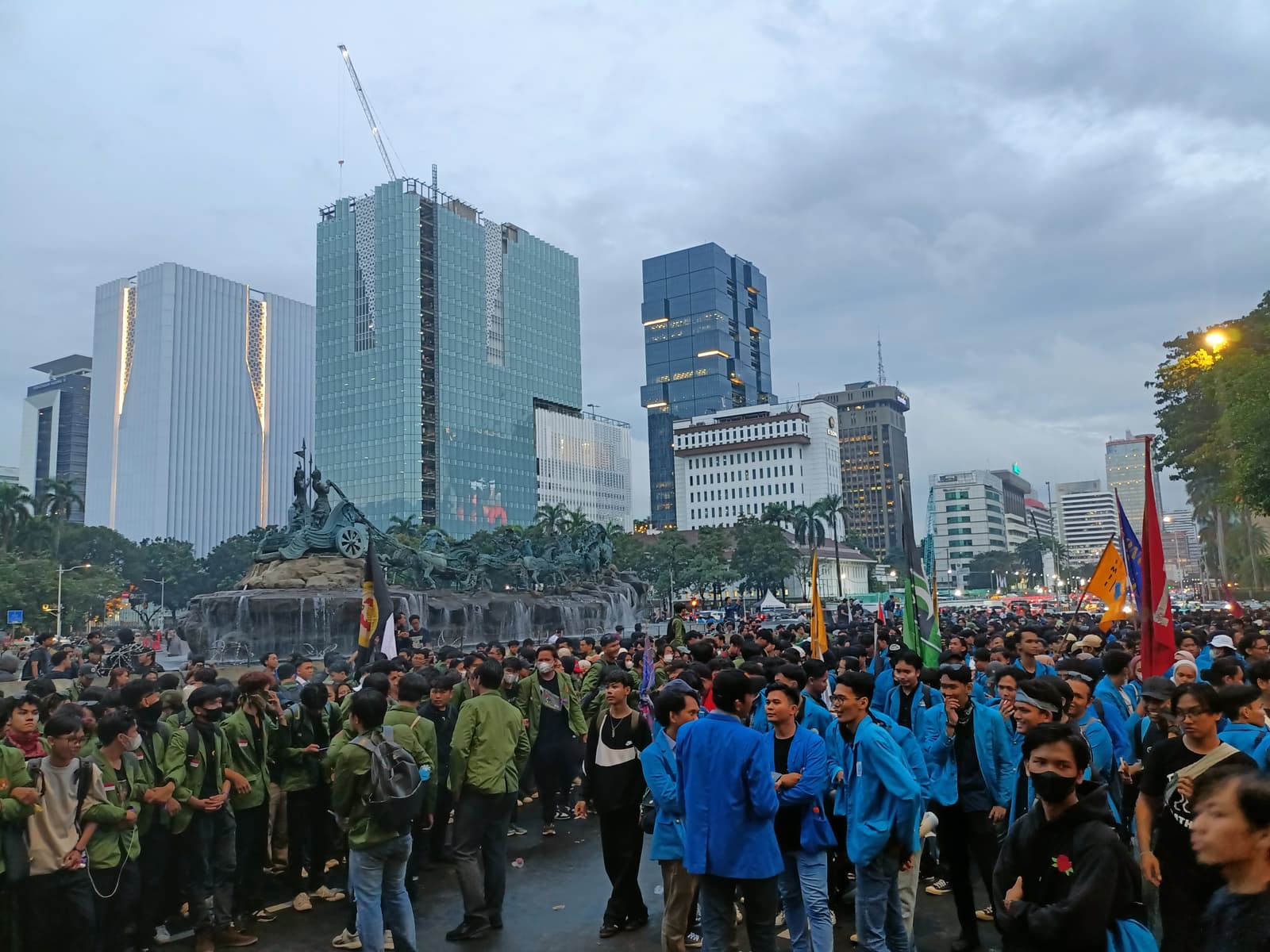 Membaca Gelombang Protes Indonesia: Perspektif Global dan Realitas Lokal yang Sering Terabaikan